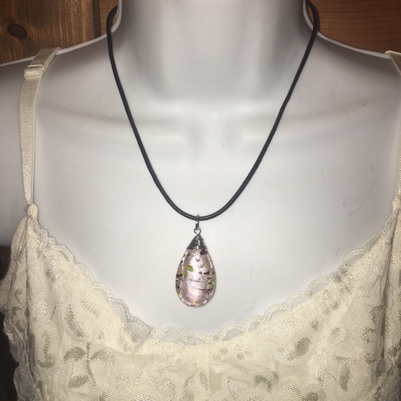 🆕Pink crystal pendant on black leather cord NWT - Picture 2 of 3